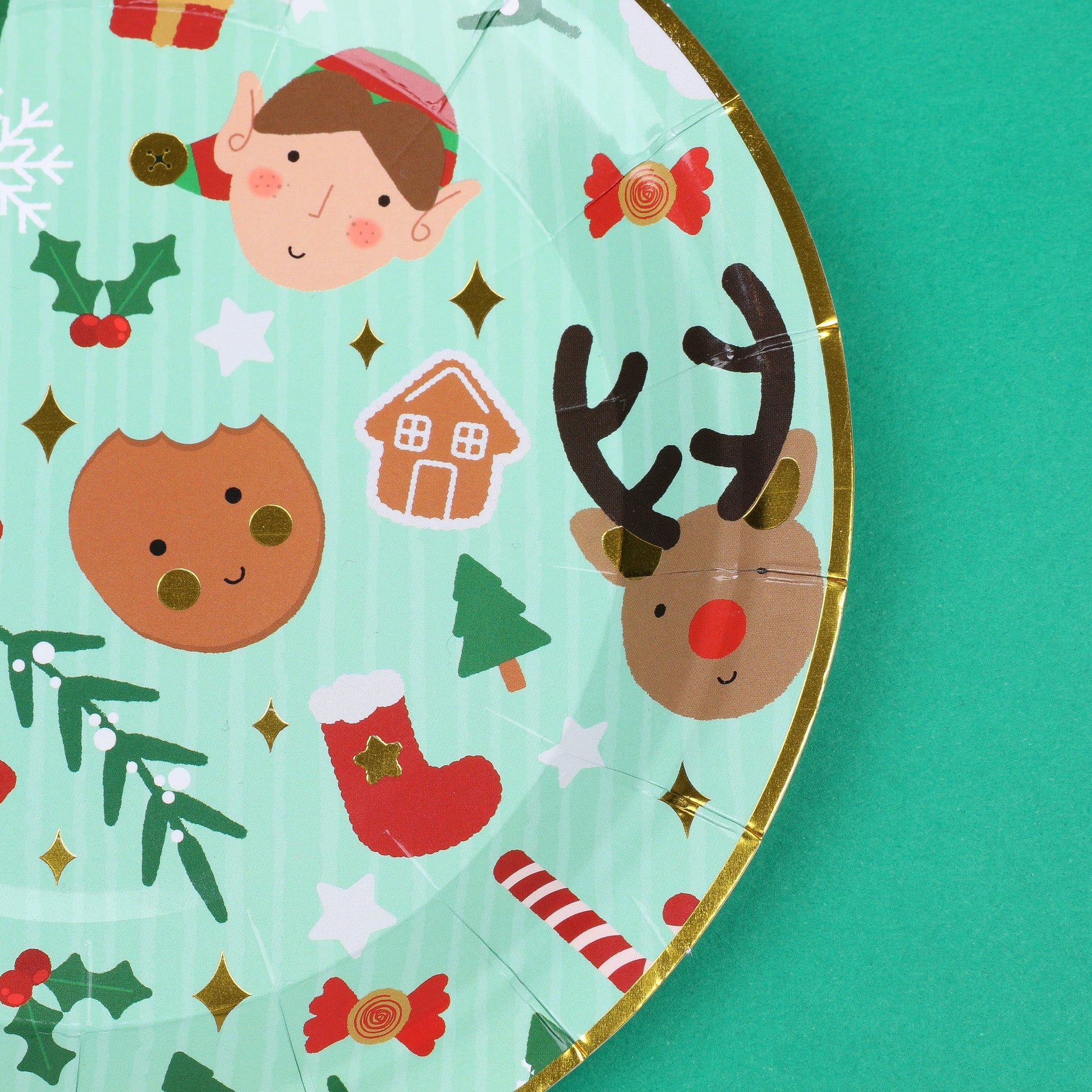 Christmas Design Paper Plates - 18cm (Pack of 10) - Anilas UK