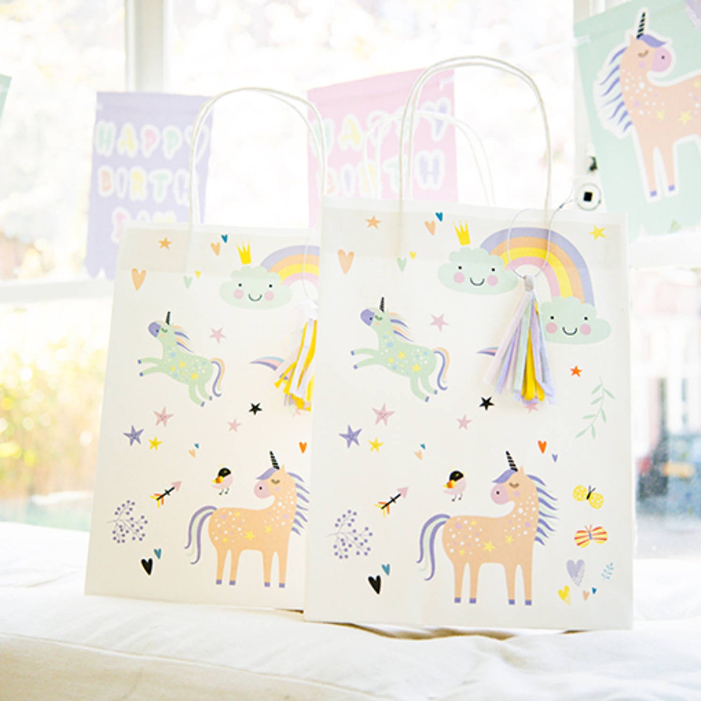 Unicorns & Rainbows Gift Bags (20x27 cm) - Anilas UK