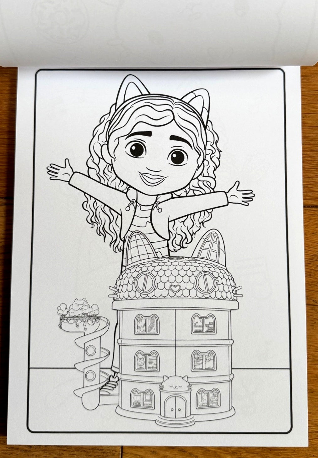 Gabby's Dollhouse Mega Colouring Pad - Anilas UK