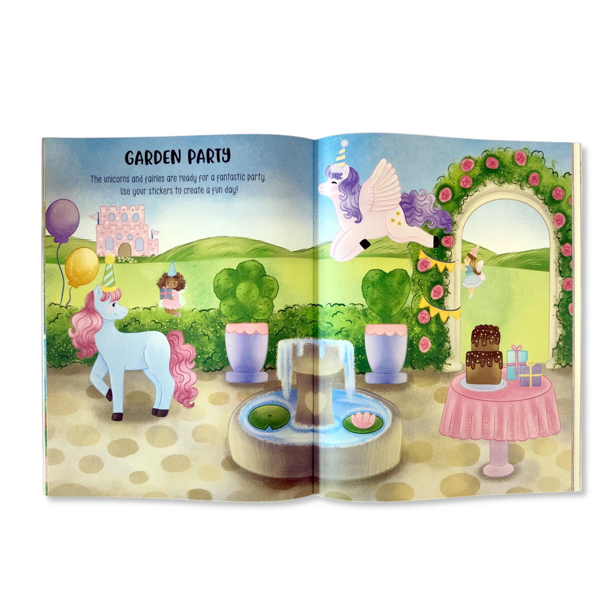 Unicorns 701 Super Stickers Activity Book (inc over 700 stickers)