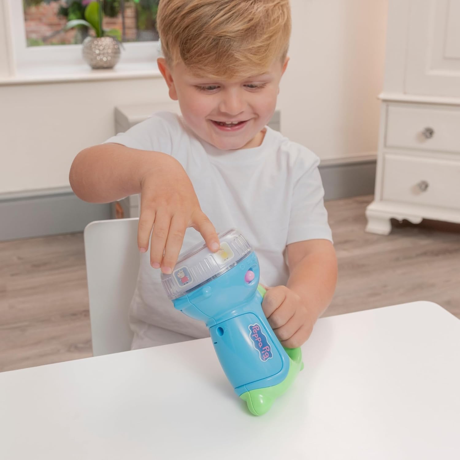 Peppa Pig Colour Change Light & Sound Torch - Anilas UK
