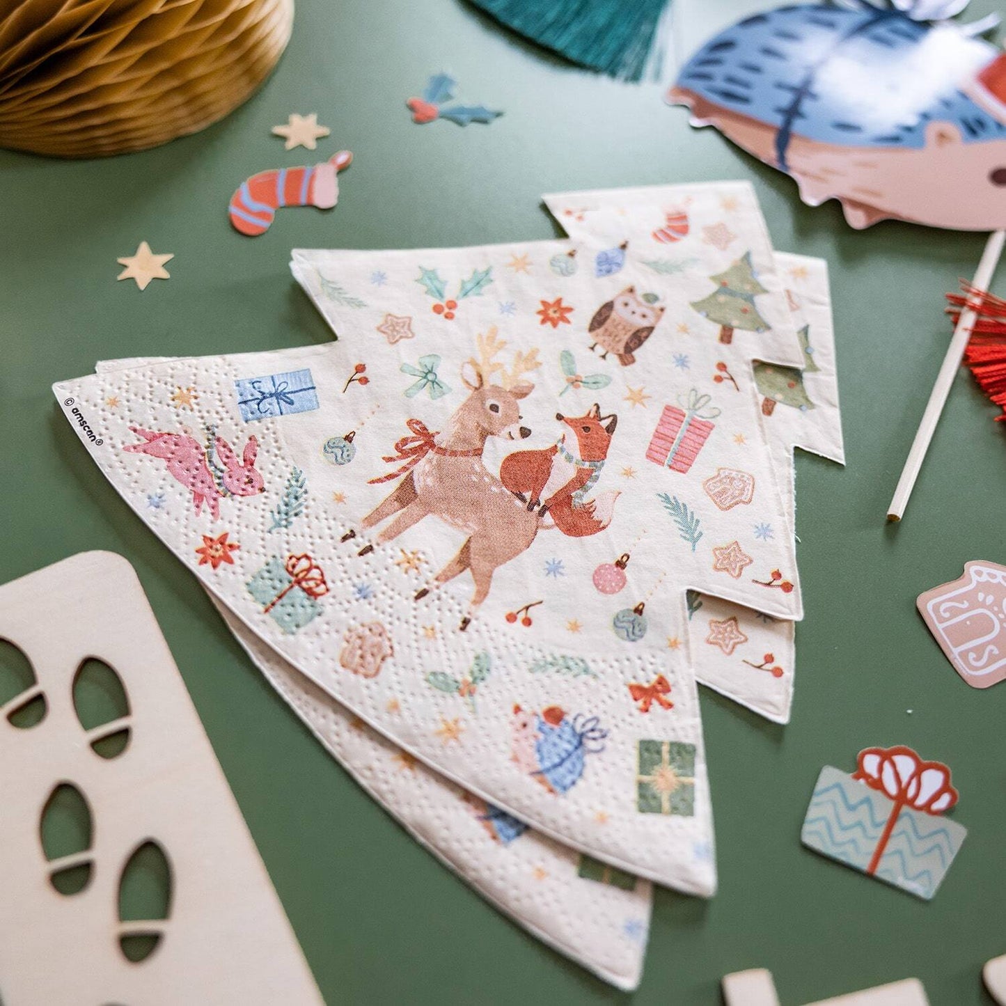 Winter Woodland Napkins, 33 x 33 cm, 20 Paper Formshaped Napkins