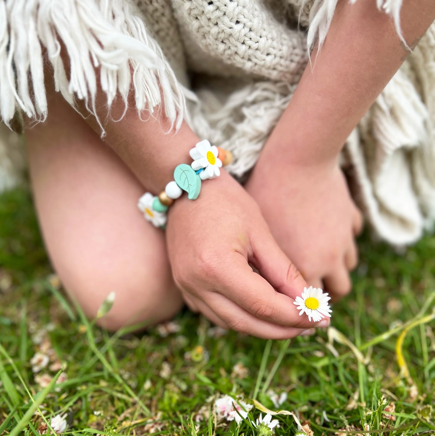 Make Your Own Daisy Chain Bracelet - Anilas UK