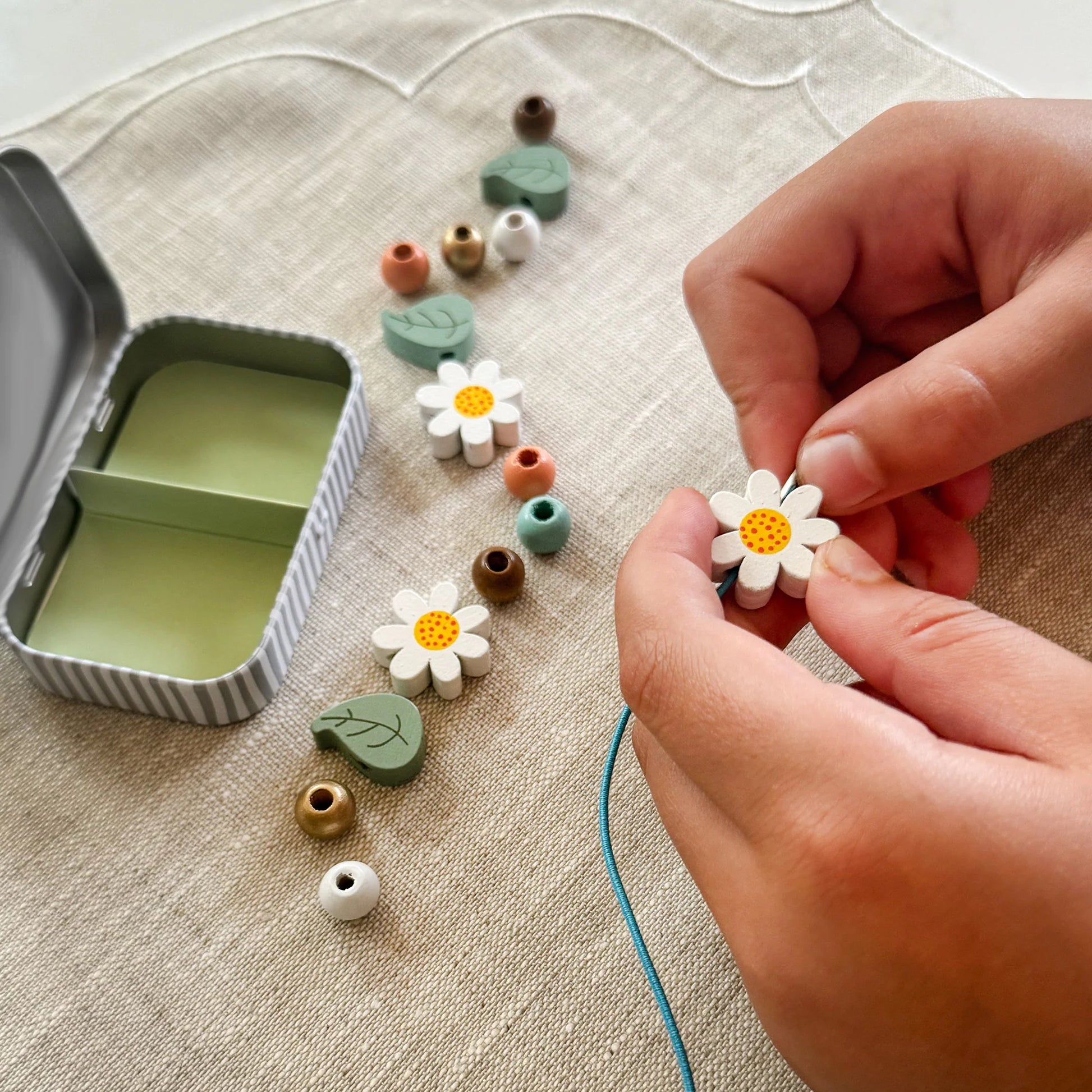 Daisy Chain Bracelet Gift Kit - Anilas UK