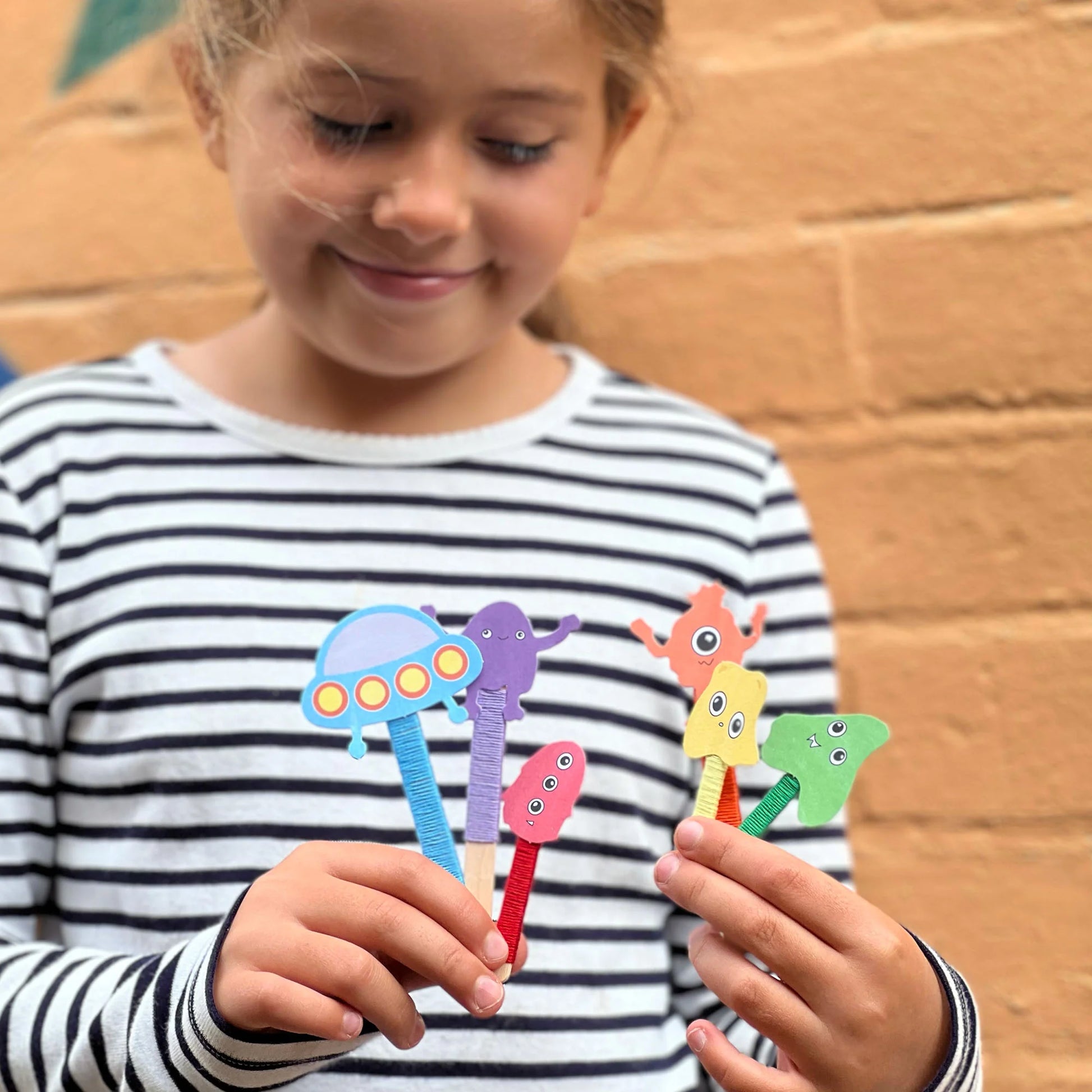 Make Your Own Space Monster Puppets - Anilas UK