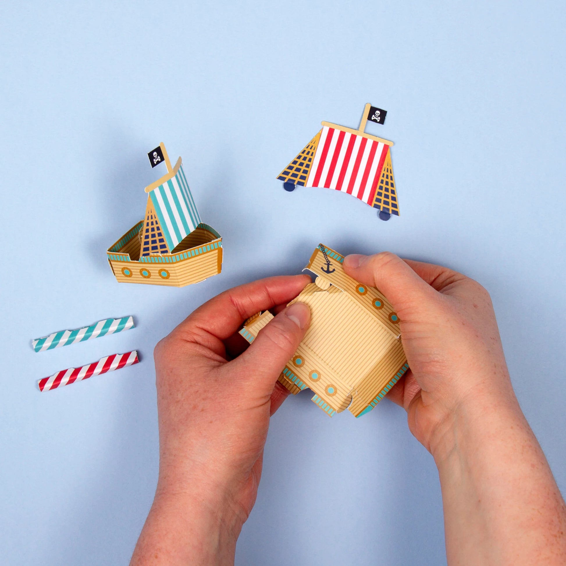 Clockwork Soldier's Create Your Own Pirate Blow Boats - Anilas UK