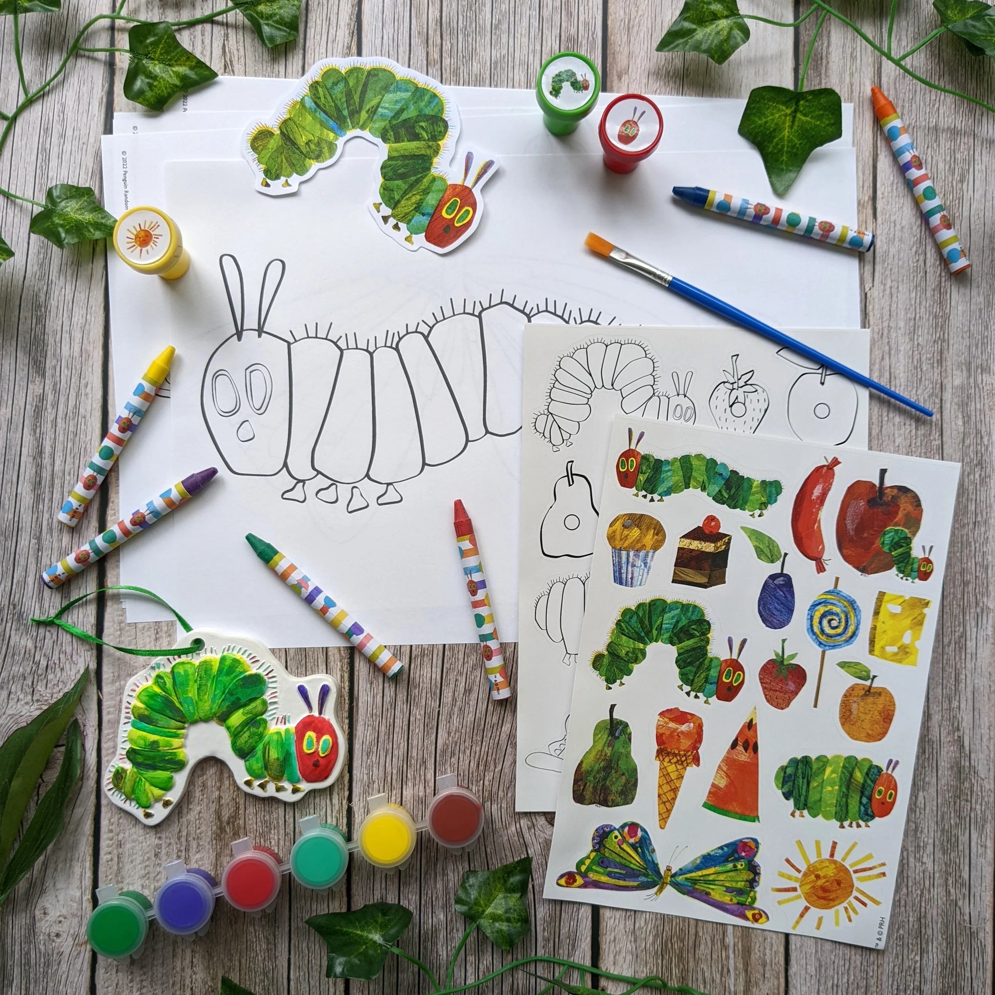 The Very Hungry Caterpillar Children's Art Activity Set - Includes Paints, Crayons and Stickers - Anilas UK