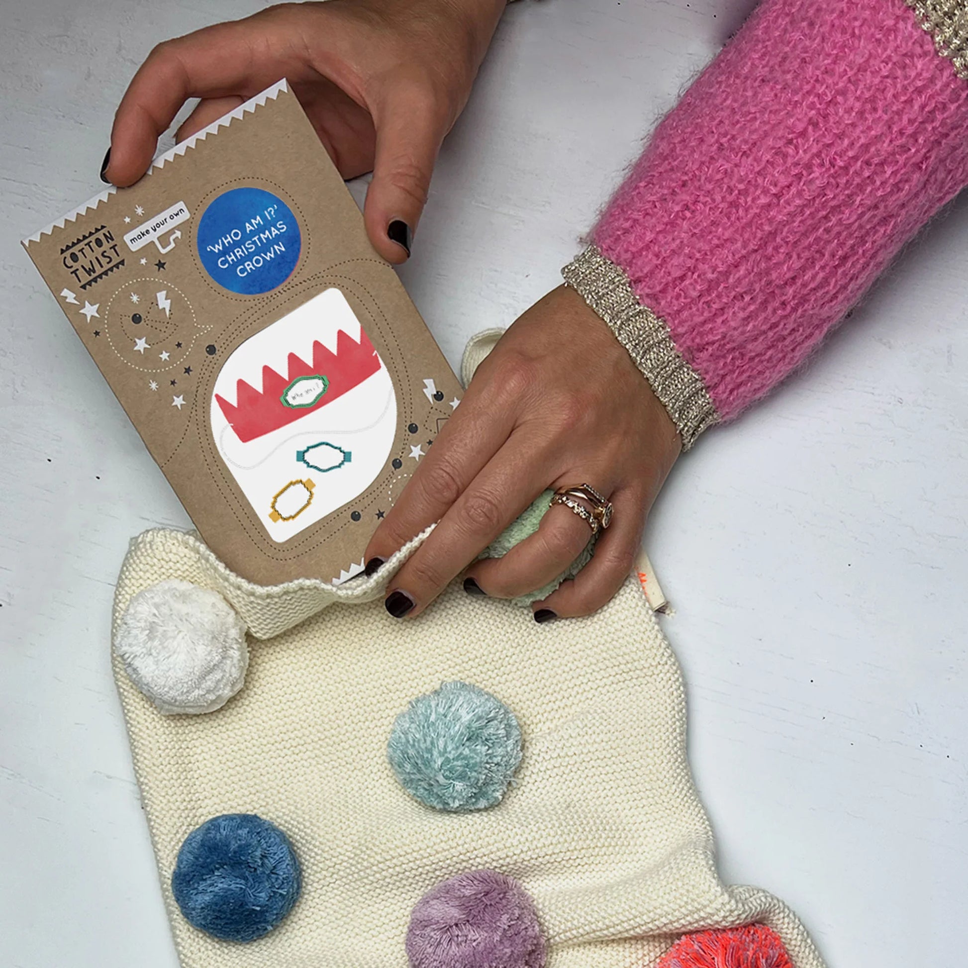 Make Your Own 'Who Am I?' Christmas Crown - Anilas UK