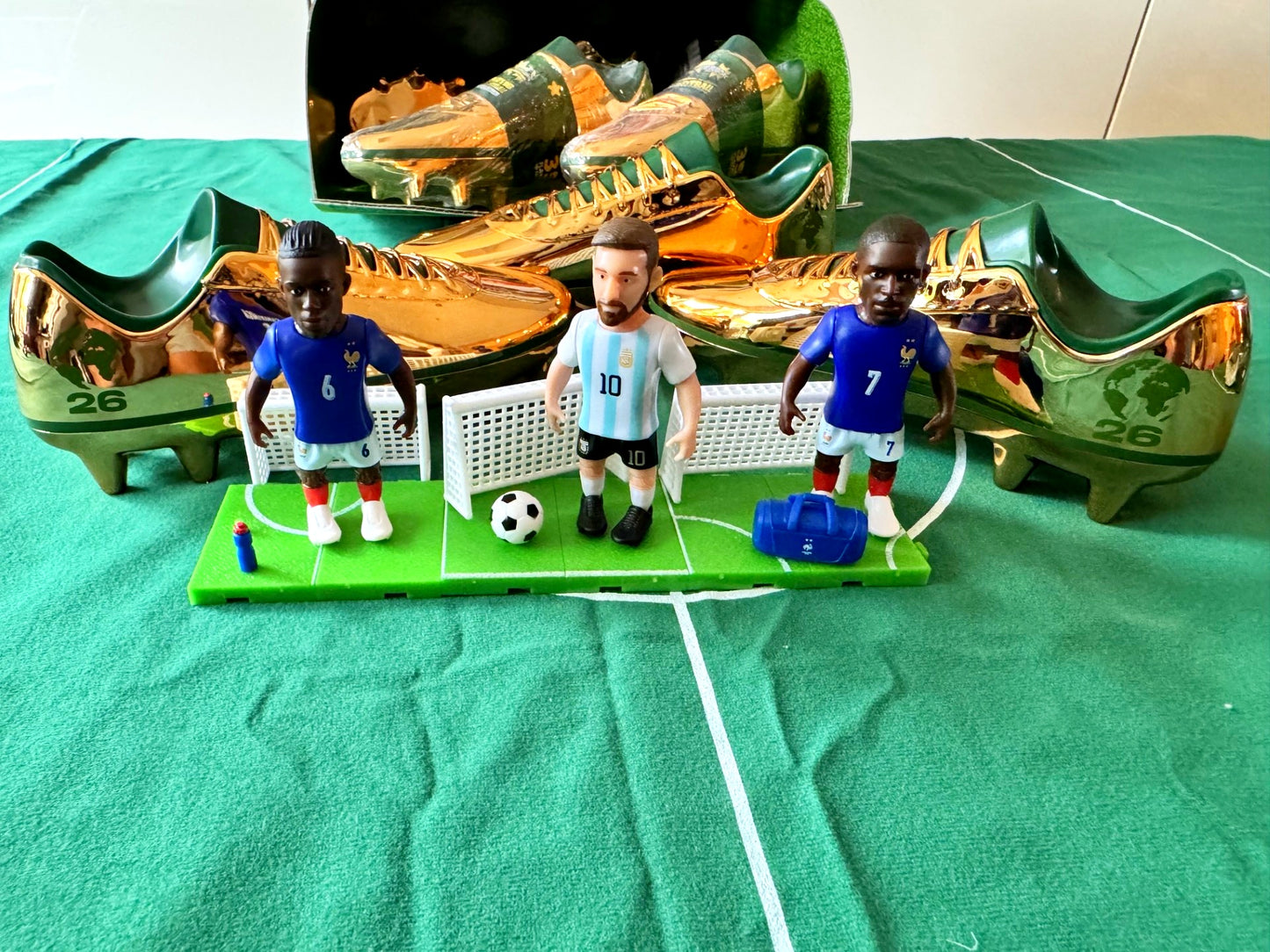 Supergoal Mundial Surprise Reveal Collectable Mini Football Figure Shoe Capsule