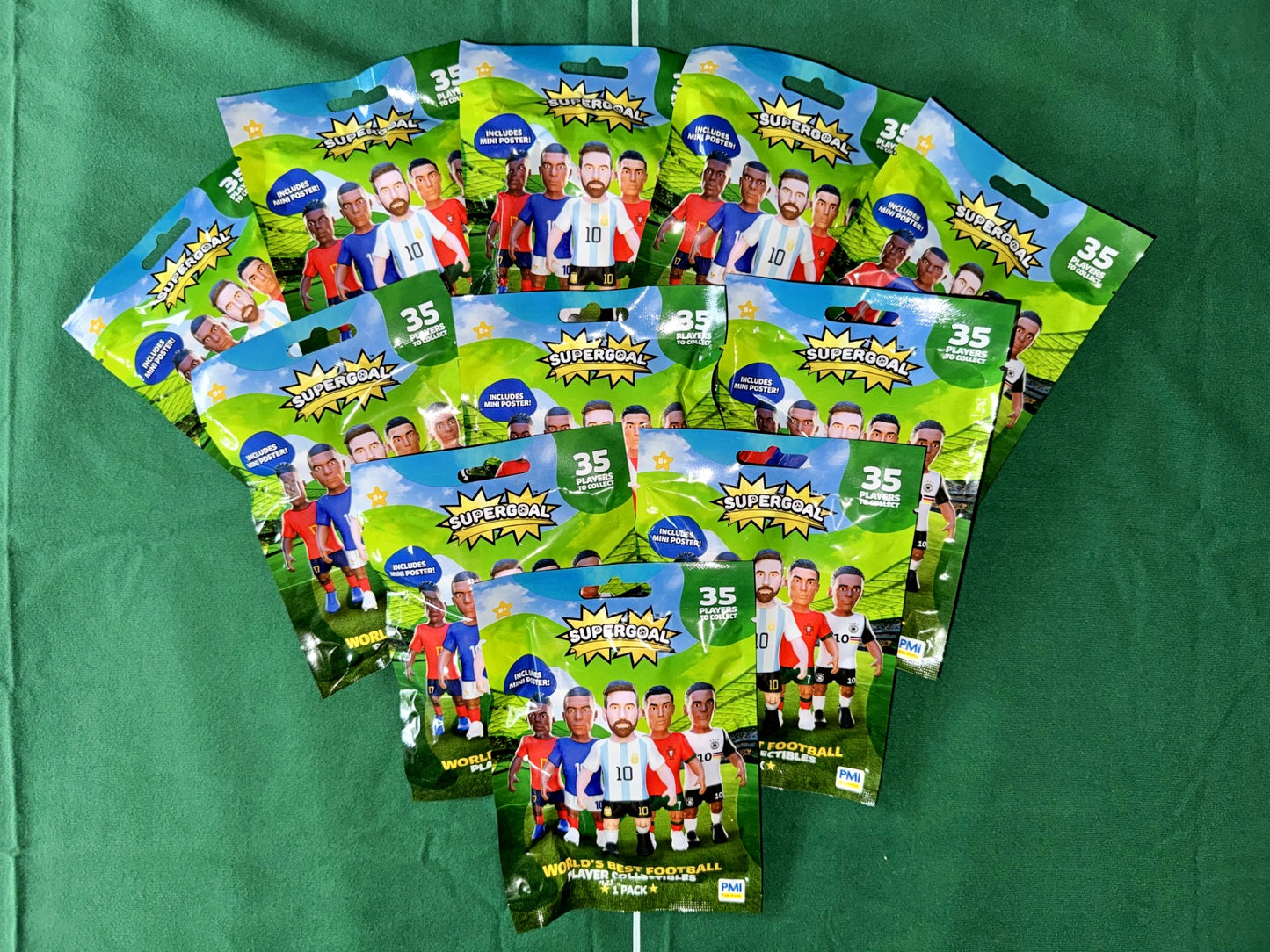 Supergoal Surprise Reveal Collectible Mundial Action Football Figure