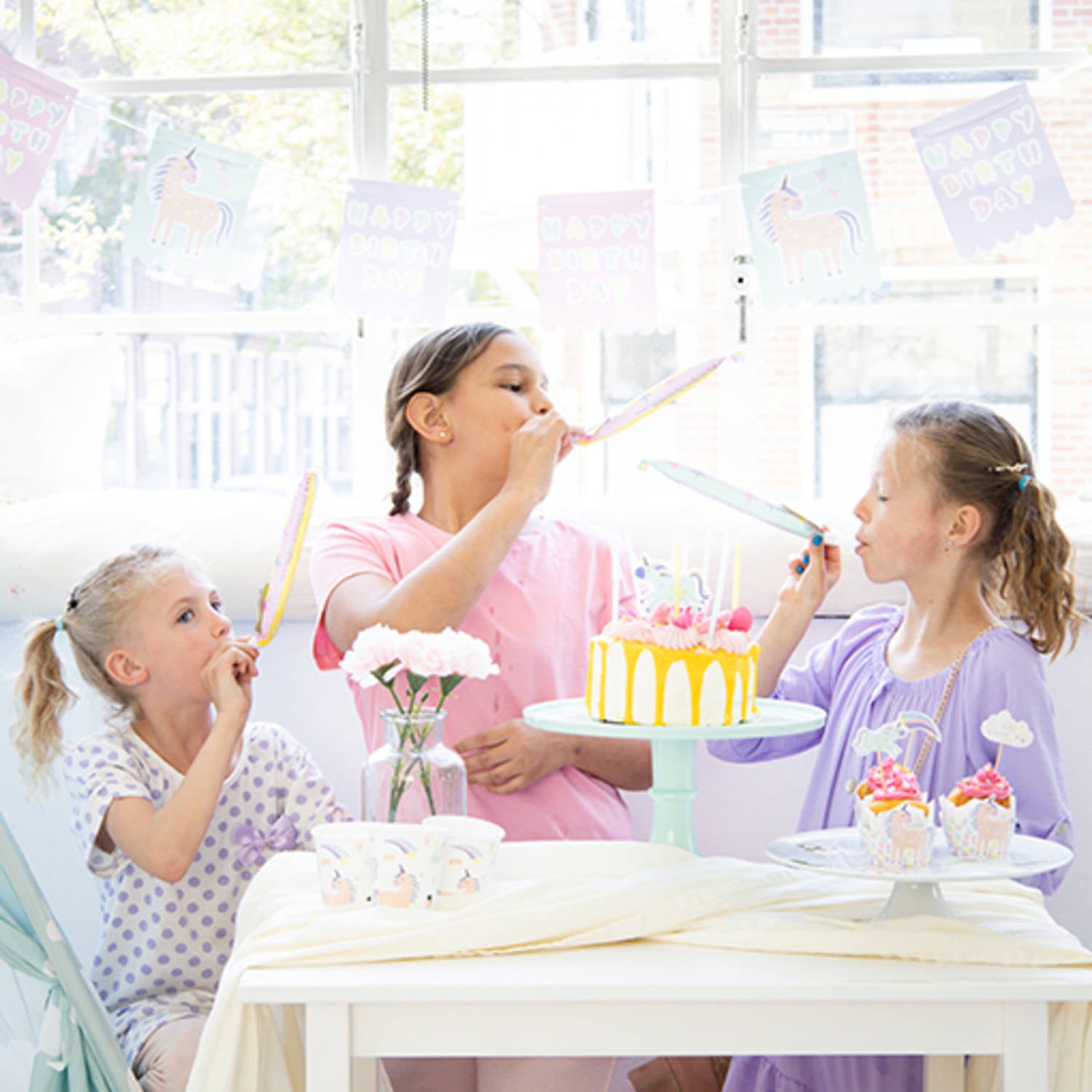 Unicorns & Rainbows "Happy Birthday" Banner - Anilas UK