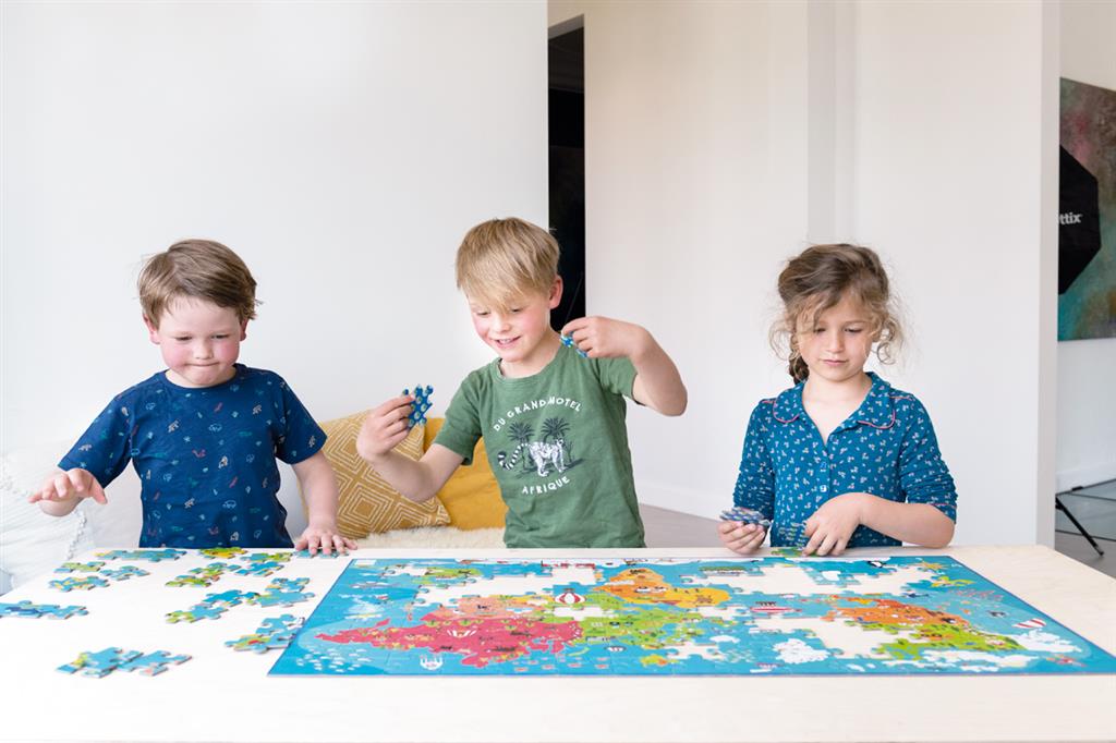Scratch Puzzle XXL 150pcs – WORLD MAP - Anilas UK