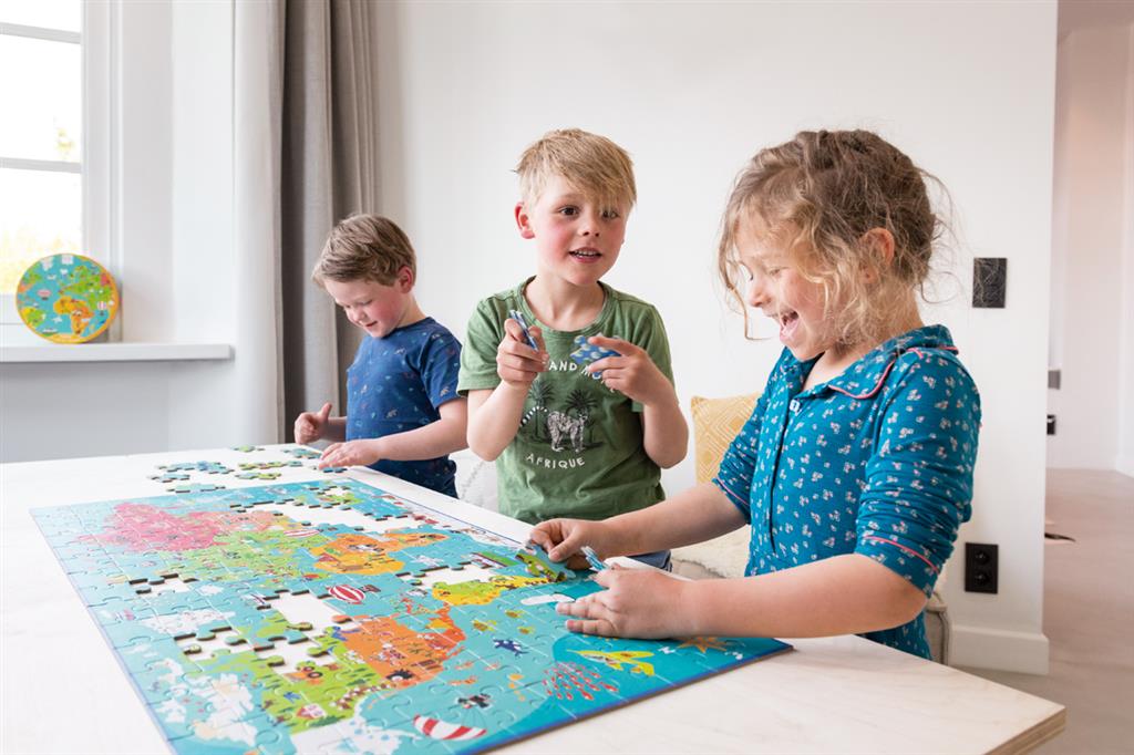 Scratch Puzzle XXL 150pcs – WORLD MAP - Anilas UK